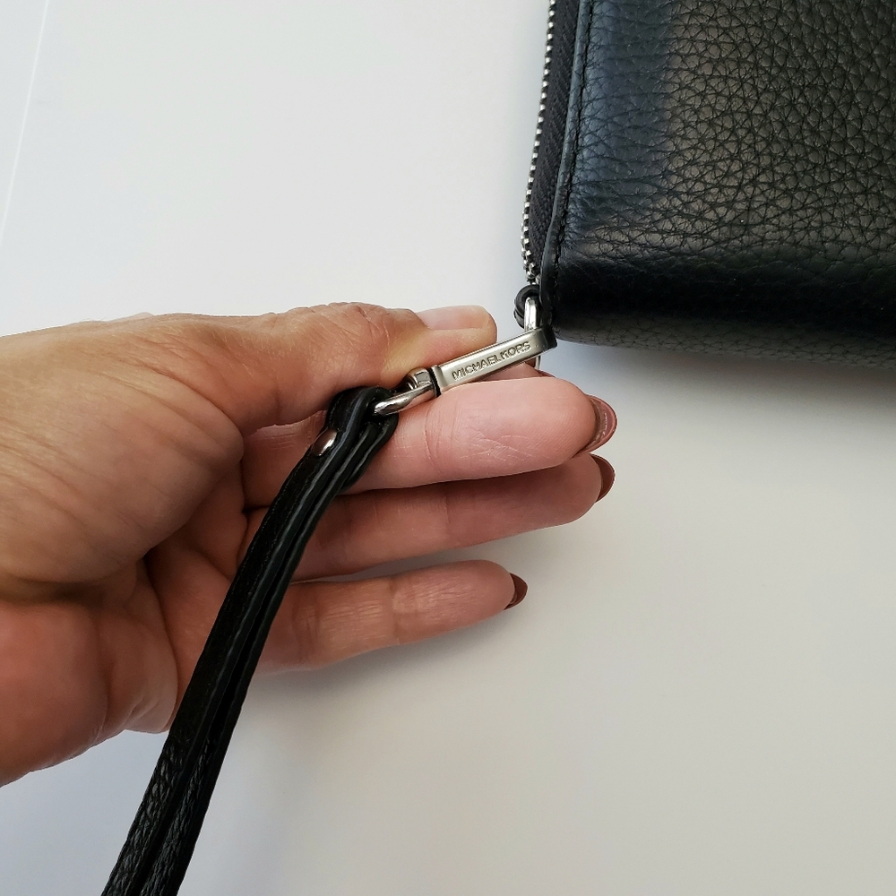 Michael Kors Large Jet Set Continental Black W/Silver Hardware Leather Wallet - Picture 5 of 9